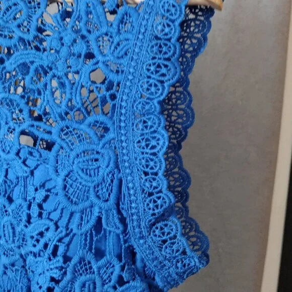 Nanette Lepore Romantic Lace Moment Blue Floral Lace Top Women’s M Sleeveless - Picture 8 of 8